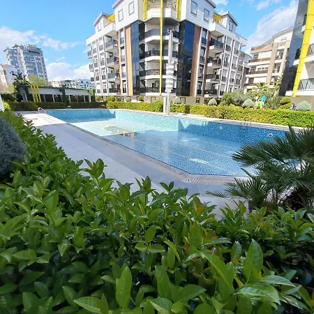 One Furnished Near To Sea In אנטליה